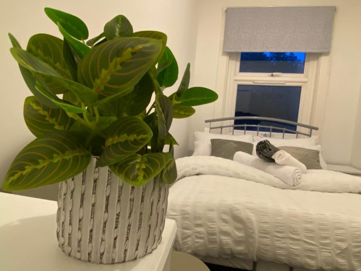 Nice Living Serviced Accommodations 3 Coventry Bagian luar foto